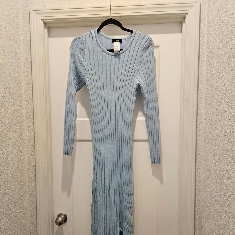 Able light blue ribbed knit